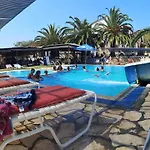 Ξενοδοχείο με διαμερίσματα Nychterida 4*