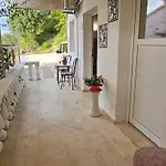 Ξενοδοχείο με διαμερίσματα Nychterida 4*