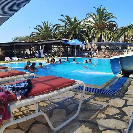 מלון דירות Nychterida 4*