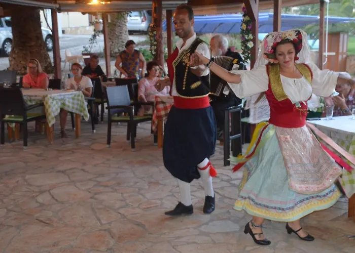 Nychterida Marathias