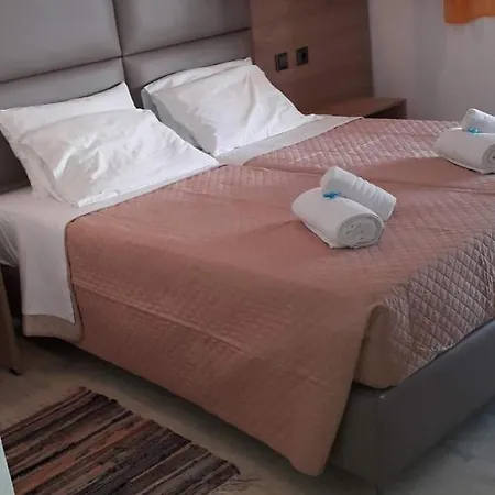 Nychterida 마라티아스